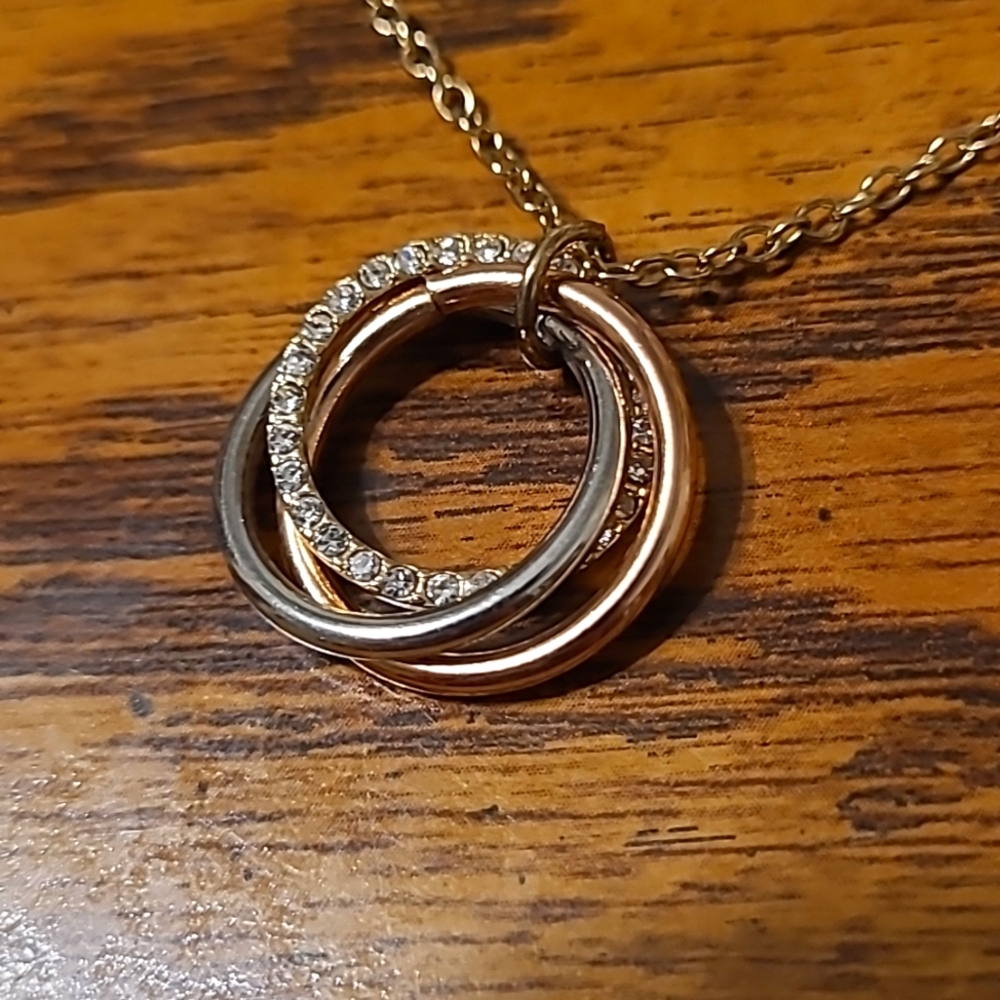 Mixed Metal Overlapping Rings Necklace with Jewels and Gold Chain - Trendy